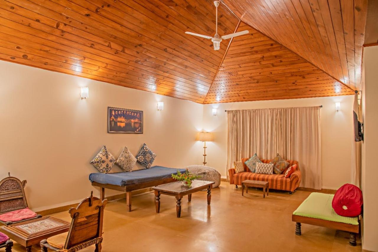 Western Edge Kasauli !Lawn! Bonfire! Peace! Pvt Villa ! מראה חיצוני תמונה